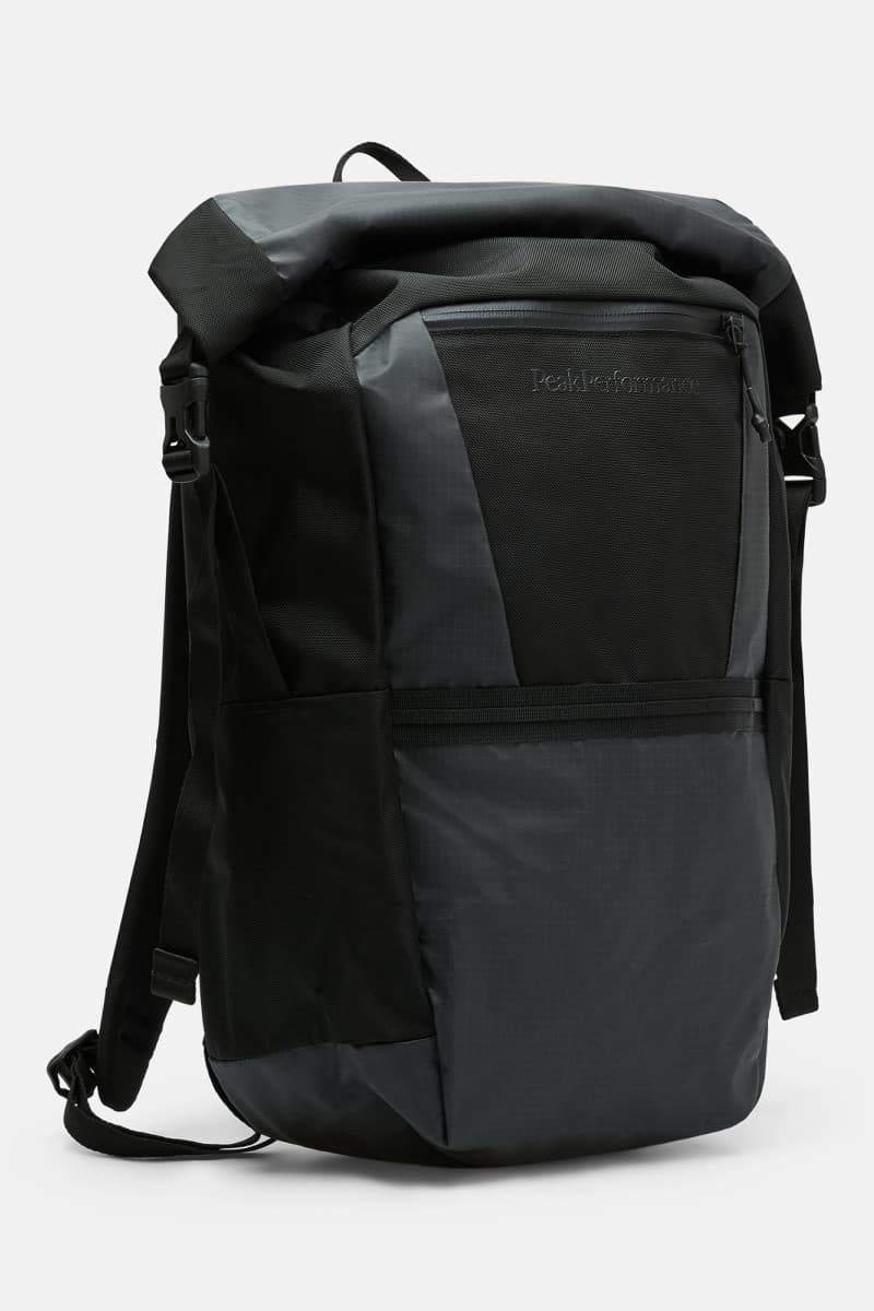 Hátizsák Peak Performance Roll Top Backpack 21,5L Black